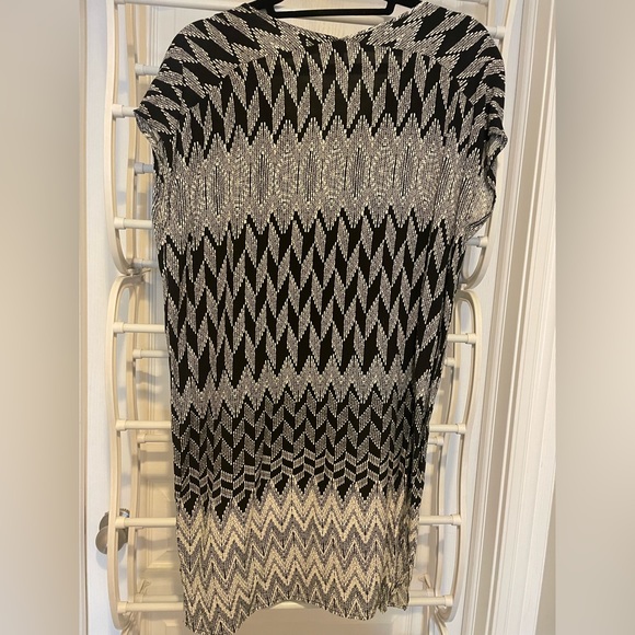 Excellent Condition Very J Monochromatic T-Shirt Dress - Picture 3 of 3